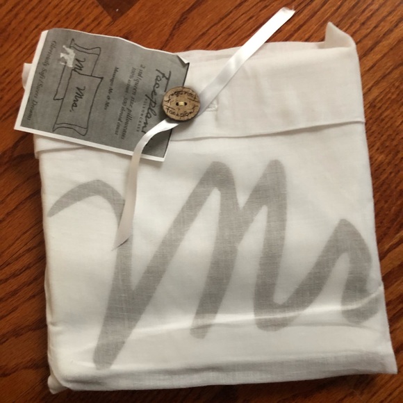 Faceplant Mr. And Mrs. pillow cases, Queen sized - Picture 3 of 4